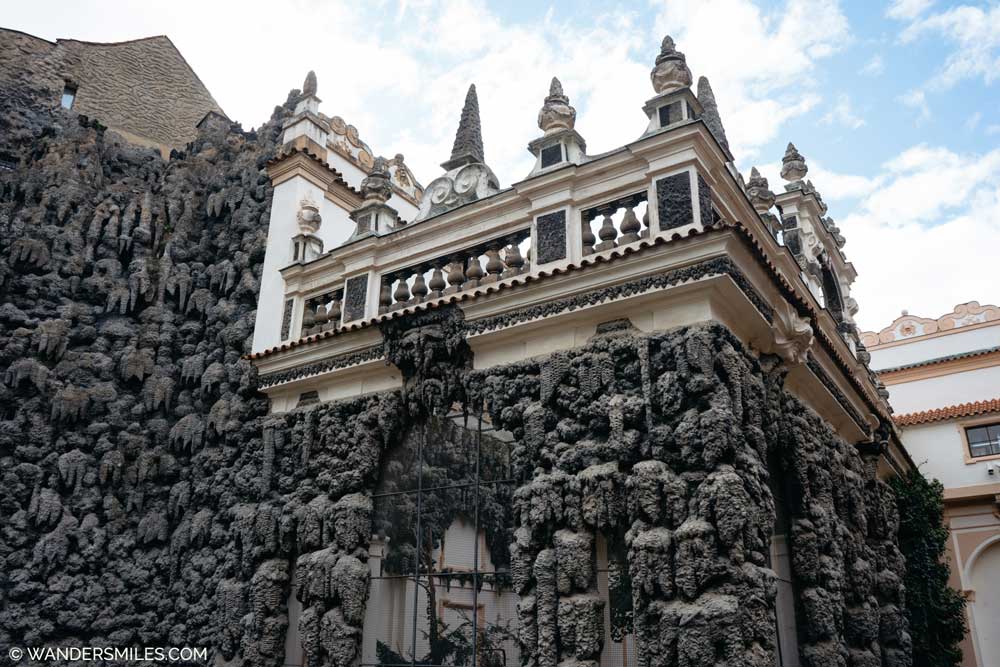 Photo of the Dripstone-Wall in Prague, a massive, man-made wall made to appear as rock or stalactite.