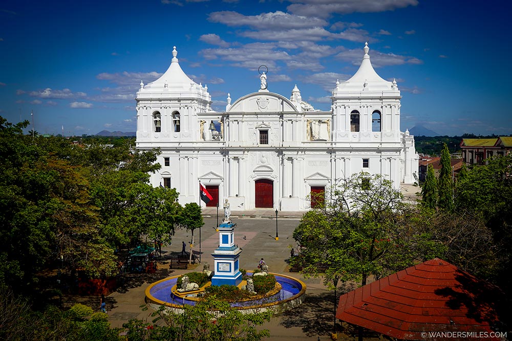 Catedral de León from roof of Museo de la Revolucion