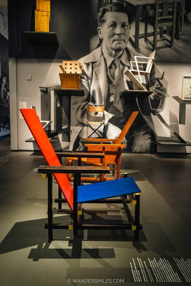This photo shows the Rietveld Collection, displayed in Museum Centraal, Utrecht.