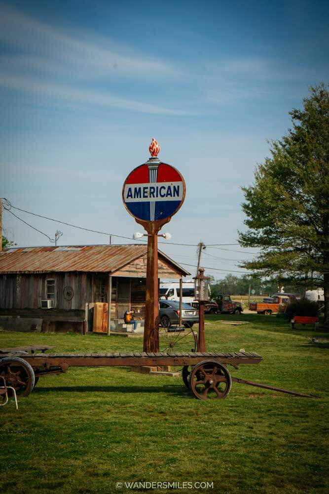 Shack Up Inn in Clarksdale – Photo shows sharecropping shacks turned hotel rooms