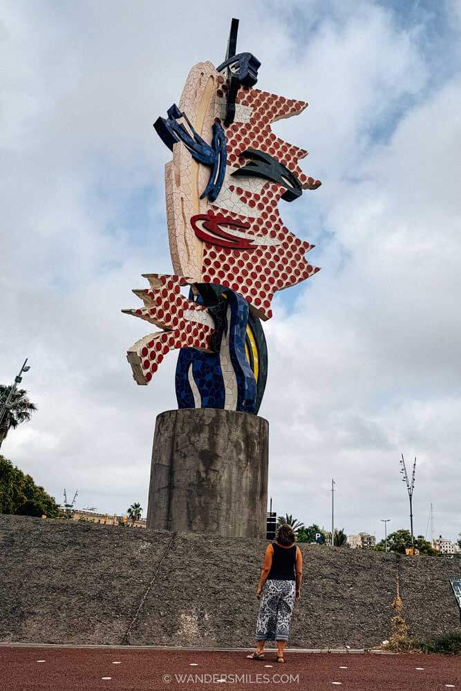Cara de Barcelona (Face of Barcelona): A pop art statue by artist, Roy Lichtenstein, located at Port Vell, Barcelona