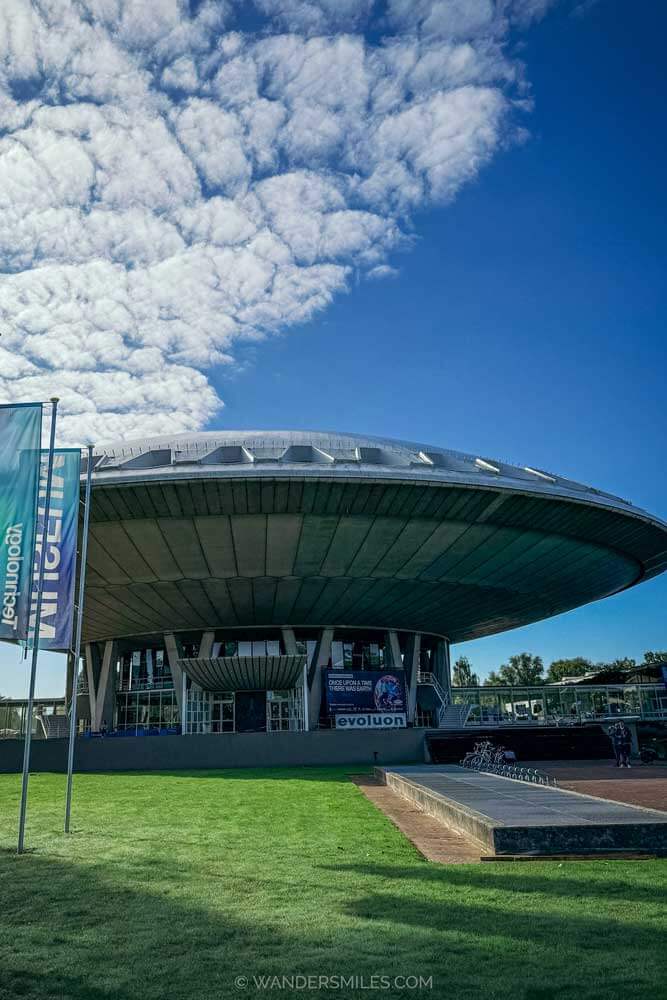 A UFO-shaped event building originally intended to be a science museum showcasing the future.